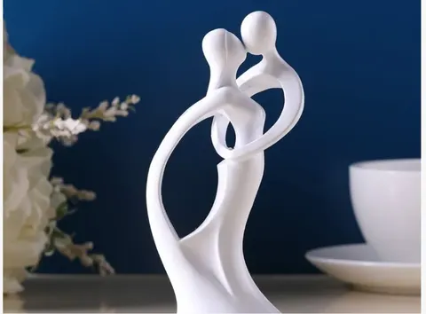 Couple Hugs — 3D printed bust sculpture