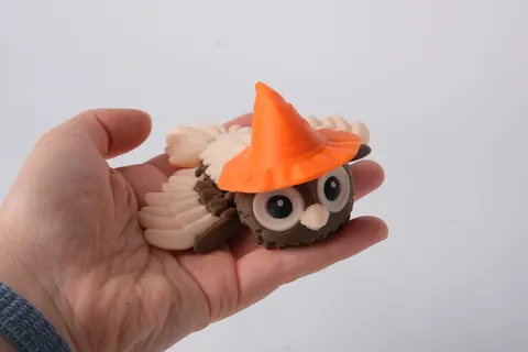 Cute Witch Owl — 3D printed seasonal flexi toy