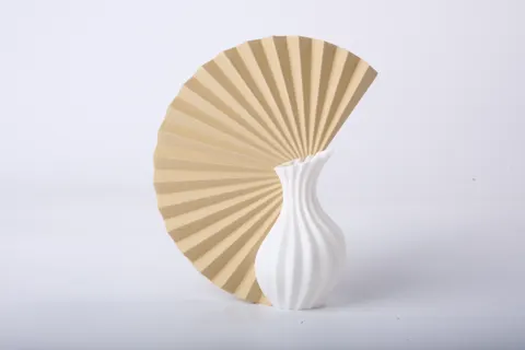 Fan Shell Vase with Sculptural Backdrop — 3D printed figural vase