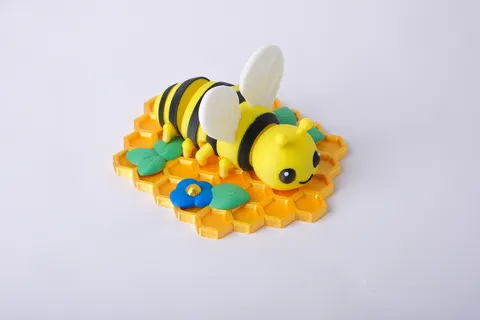Honeycomb Bee Flexi Toy — 3D printed flexi animal
