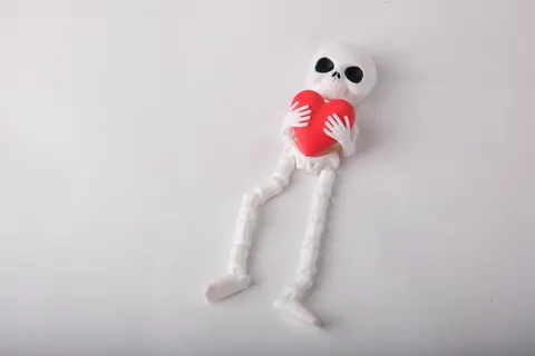 Skeleton Heart Flexi Toy — 3D printed seasonal flexi toy