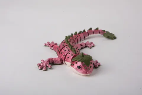 Strawberry Gecko Flexi Toy Articulated Cute Lizard Fidget — 3D printed fidget toy