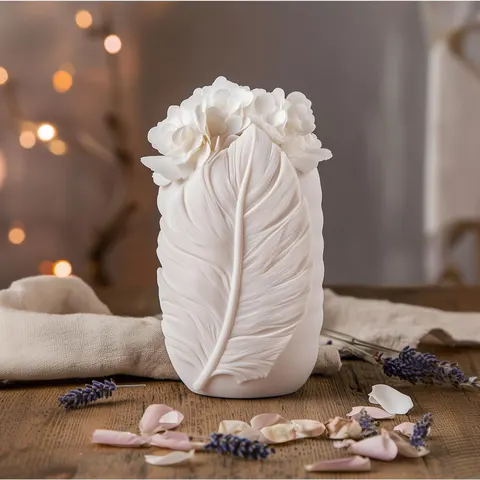 Vase Feather — 3D printed figural vase